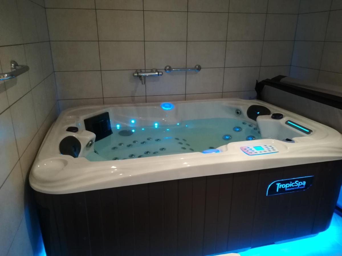 Appartement Avec Jacuzzi Hammam Sauna Privatise Au Rez De Chaussee Ds Maison A Voglans A 2 Kilometres Du Lac Du Bourget En Savoie Entre Chambery Et Aix Les Bains Cure Thermale Exterior foto